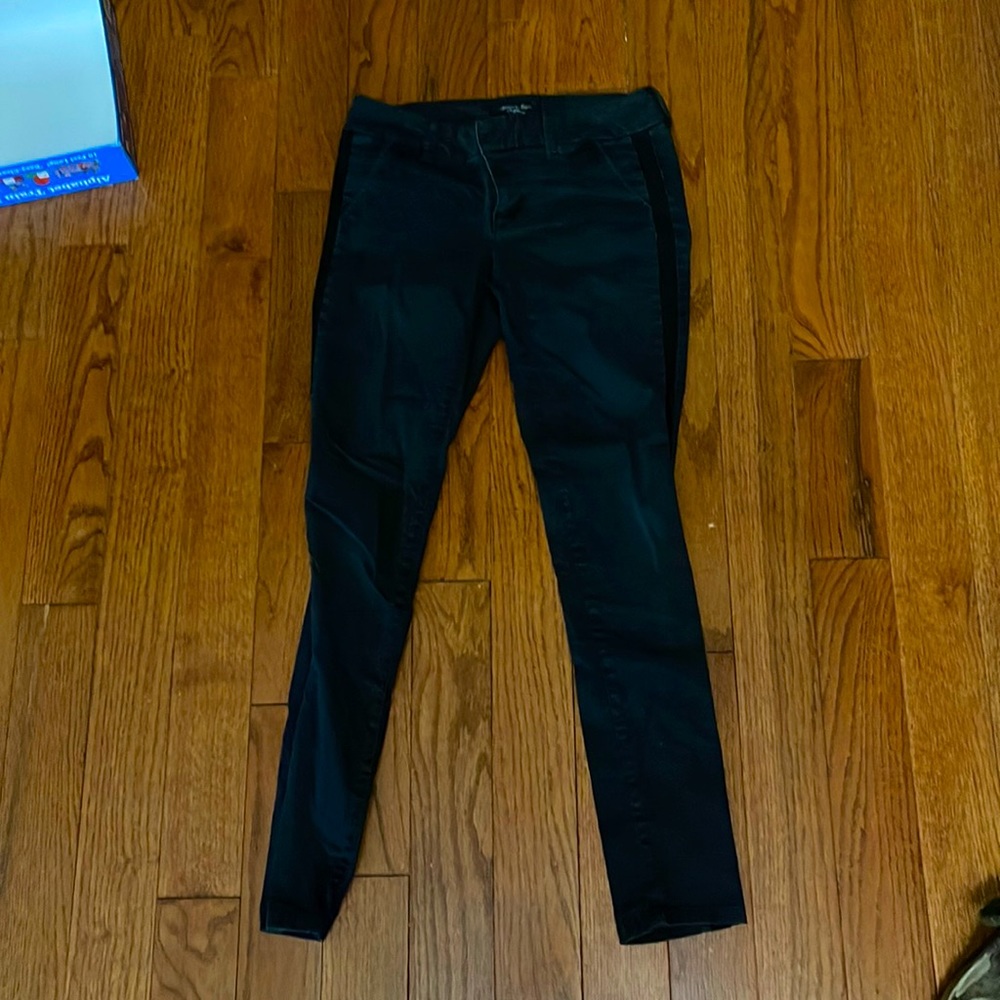 Two-tone black American Eagle size 4 for superstretch dress pants